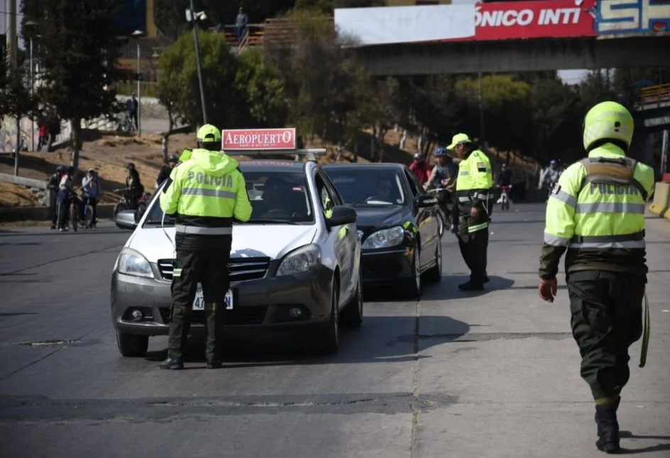 POLICÍA PERMITIÓ DURANTE AÑOS LA EXISTENCIA DE COMISARÍAS ILEGALES QUE EXTORSIONABAN A LOS CIUDADANOS