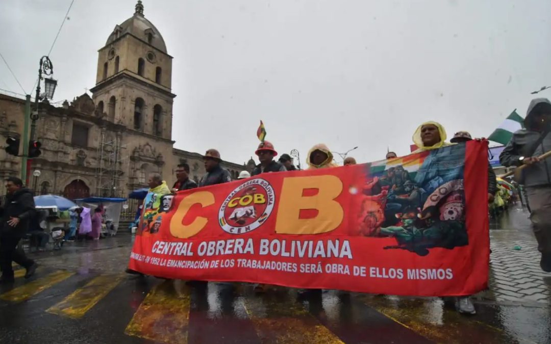 ORGANIZACIONES SOCIALES MARCHAN HOY EN LA PAZ Y ENDURECEN RECHAZO DECRETO 5503