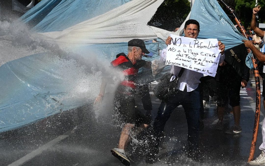 PARO NACIONAL CONTUNDENTE MIENTRAS DIPUTADOS APRUEBAN REFORMA LABORAL