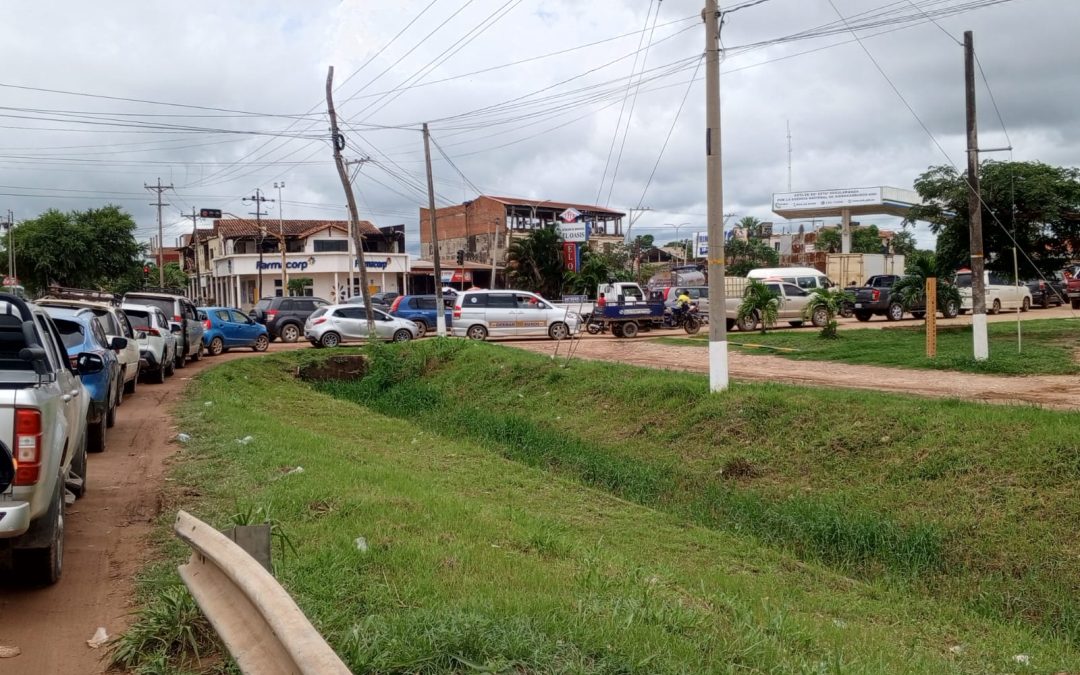 TRINIDAD SUFRE ESCASEZ DE GASOLINA Y FILAS COLAPSAN SURTIDORES