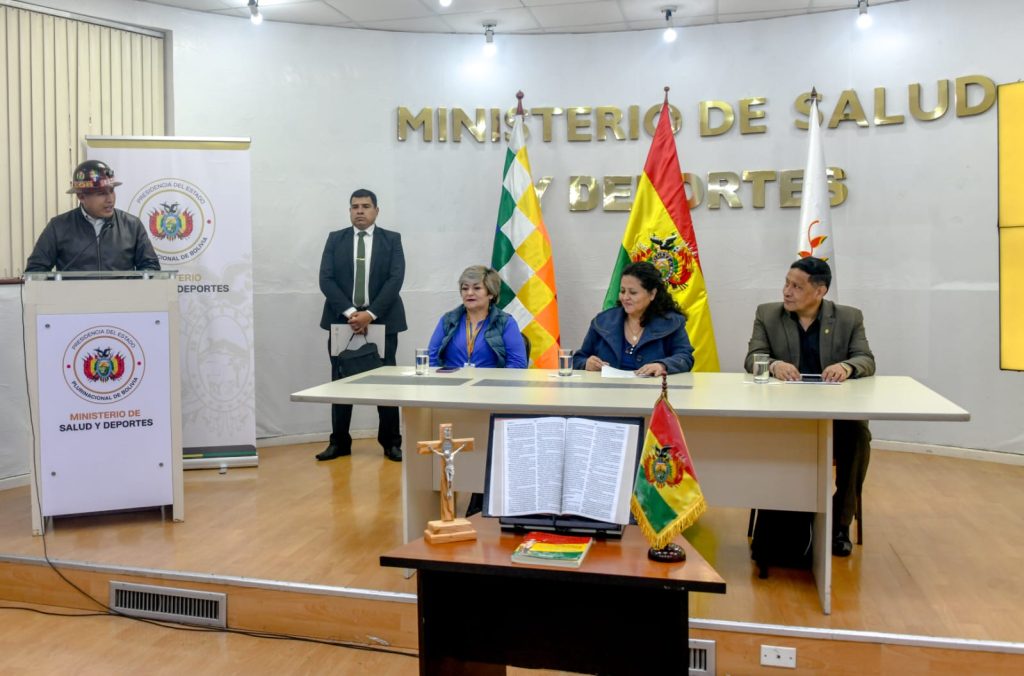 DESIGNA A MINERO EN CNS Y DESATA RECHAZO POR IMPROVISACIÓN
