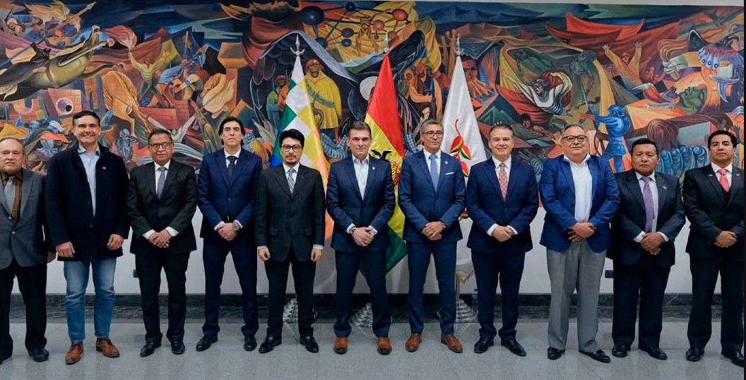 LA NUEVA ESTRUCTURA DEL EJECUTIVO CONCENTRA COMPETENCIAS EN CINCO MINISTERIOS