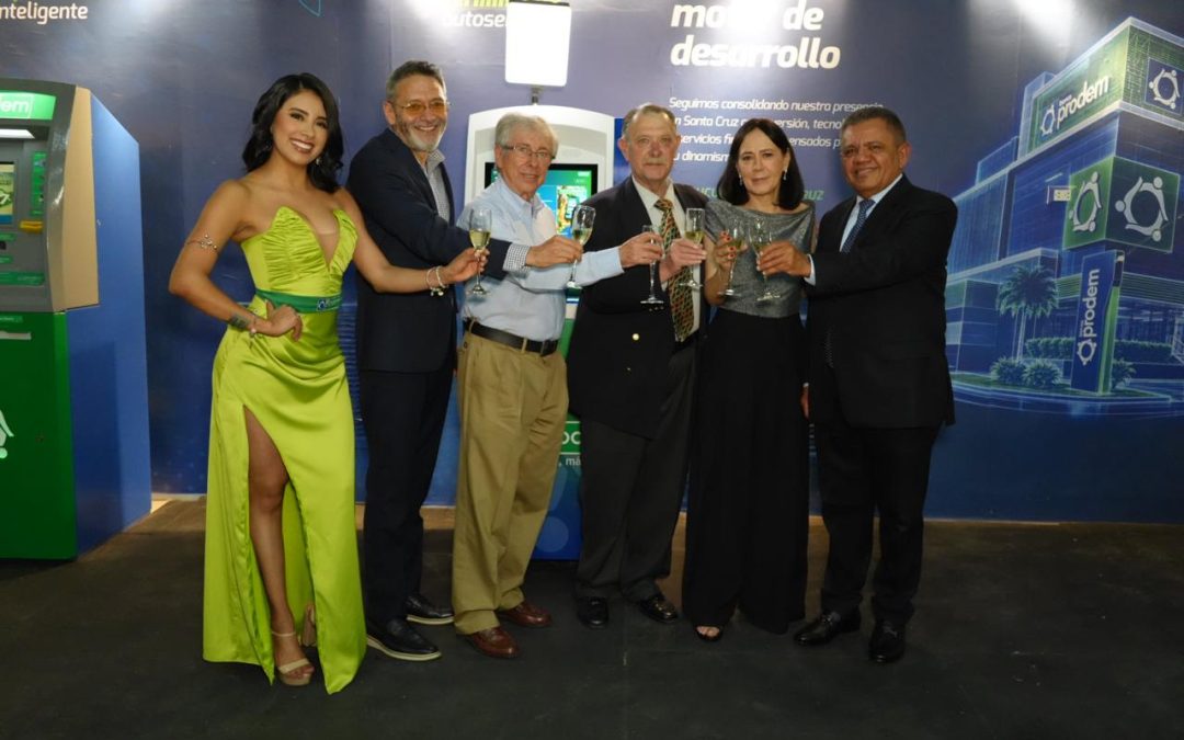 BANCO PRODEM INAUGURÓ SU ESTAND ECOAMIGABLE EN EXPOCRUZ