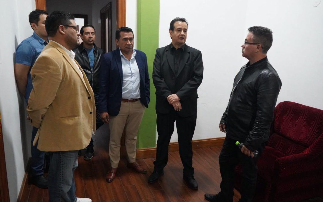 OCULTAN AL EMPRESARIO QUE IMPULSÓ AL FISCAL Y CRECEN LAS SOSPECHAS