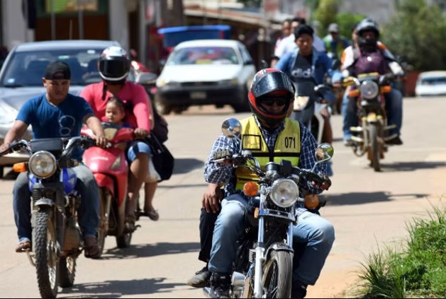 MOTOTAXISTAS ELEVAN PASAJES EN COBIJA Y ALCALDÍA DECLARA ILEGAL LA MEDIDA